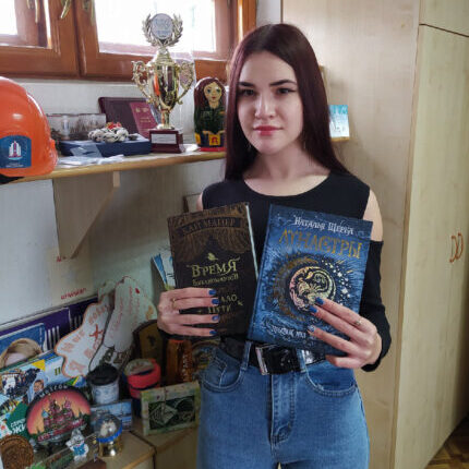 on-tatyana's-day,-crimean-students-collected-books-for-transfer-to-orphanages