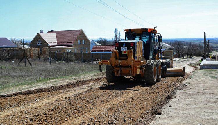until-june-1,-it-is-planned-to-complete-the-grading-of-the-road-network-in-the-crimea