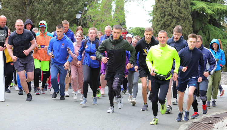 on-the-occasion-of-victory-day,-a-race-was-held-at-the-artek-international-children's-center-and-conquered-tourist-routes