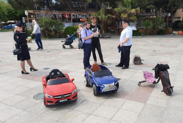 in-yalta,-the-prosecutor's-office-and-the-sledkom-deal-with-illegal-and-dangerous-children's-electric-cars
