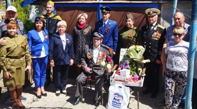 the-prosecutor-of-the-bakhchisaray-district-sergey-ermakov-visited-102-year-old-front-line-soldier-mikhail-alekseevich-khavturin