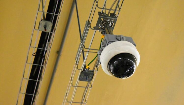 cctv-cameras-see-everything:-in-sevastopol,-a-couple-robbed-a-construction-supermarket