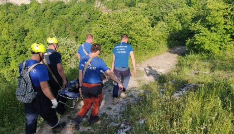 rescue-operation-near-the-crimean-cave-city-of-mangup-kale