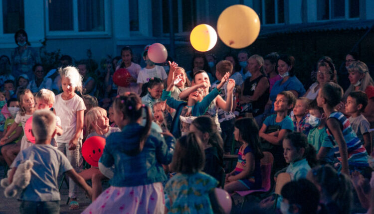 under-the-open-sky:-crimean-state-theater-for-young-spectators-opens-«theatre-yard»