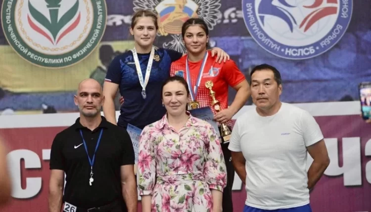 crimean-women-win-two-gold-medals-in-women's-wrestling-competitions-as-part-of-the-all-russian-summer-universiade
