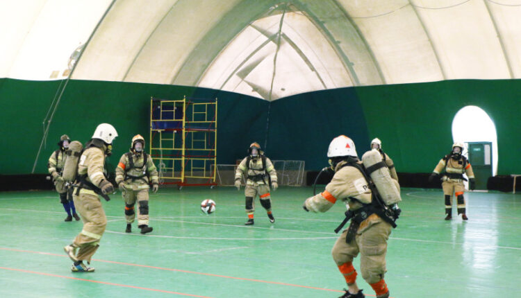 crimean-firefighters-held-a-«fire-football»-tournament