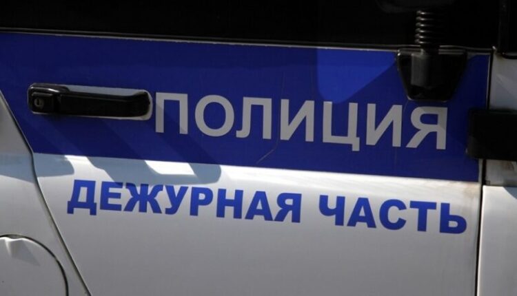 in-the-chernomorsky-district,-two-guys-were-detained-for-distributing-drug-advertisements