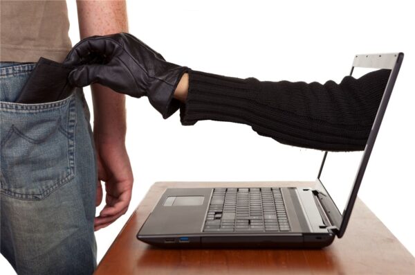warn-—-do-not-warn,-and-remote-scammers-get-«their-money».-incident-in-sevastopol