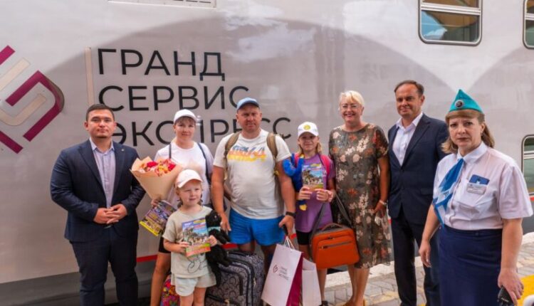 train-«tavria»-to-the-crimea:-there-is-a-five-millionth-passenger