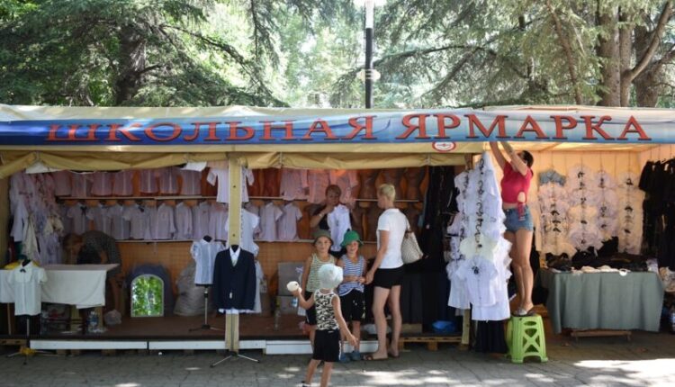 a-school-fair-is-open-in-simferopol-until-september-4