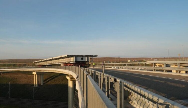 they-asked-why-tomorrow-they-would-block-traffic-on-the-crimean-bridge?-answer:-the-first-span-is-ready-for-installation