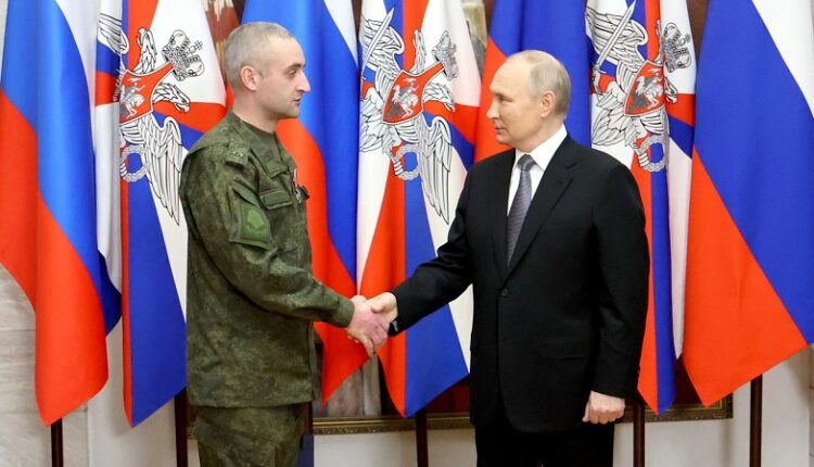 vladimir-putin-visited-the-headquarters-of-the-southern-military-district:-awards,-communication-with-heroes-and-a-new-format-for-congratulating-the-new-year