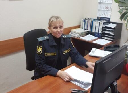 bailiffs-helped-an-orphan-child-from-the-crimean-village-of-pervomayskoye-to-get-housing