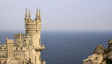 yalta-is-among-the-top-popular-holiday-destinations-for-couples-in-january