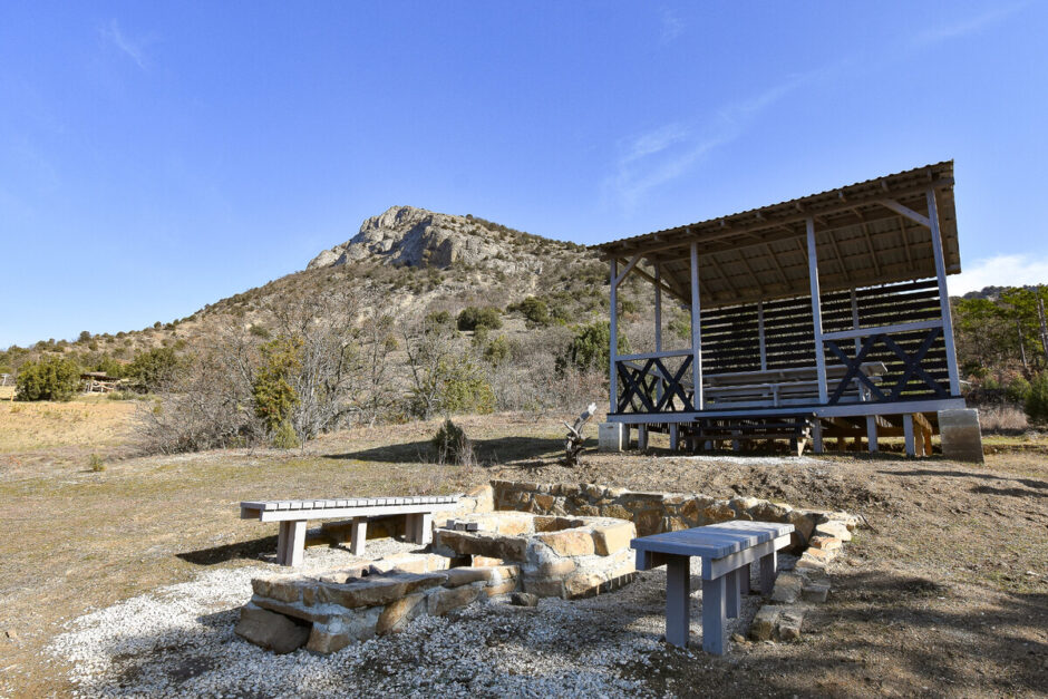 in-natural-parks-and-reserves-of-crimea,-work-is-underway-to-prepare-for-the-holiday-season
